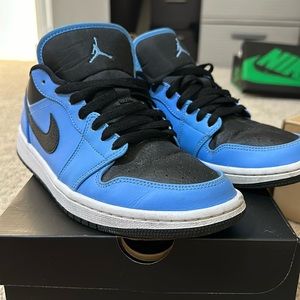 Men’s size 8 low Air Jordan